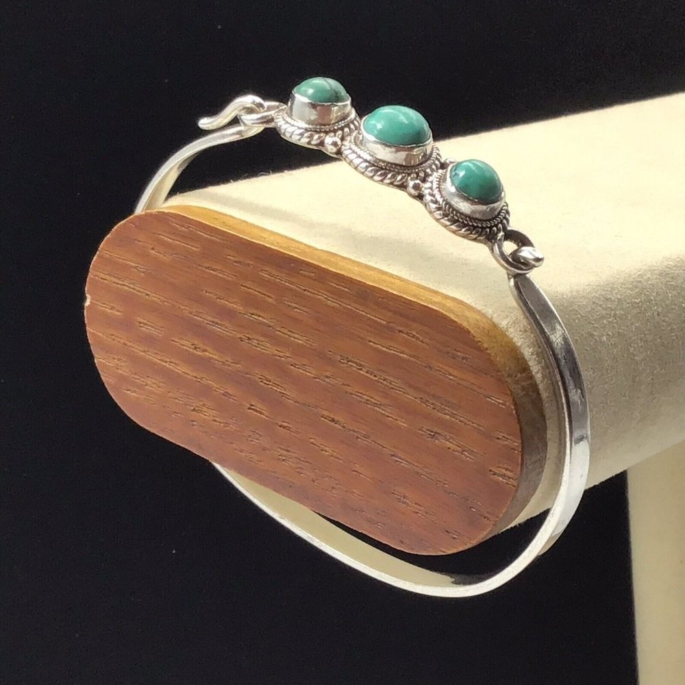 Steling Silver Turquoise Bangle Bracelet Hook Closure 12.8g Size 7 - Picture 2 of 12